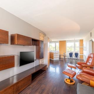 Pronájem bytu 2+kk 74 m² Praha, Milevská