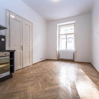 Pronájem bytu 2+kk 44 m² Praha, Lípová