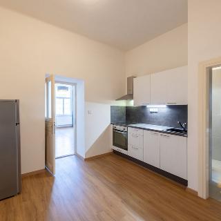 Pronájem bytu 1+1 41 m² Praha, Lípová