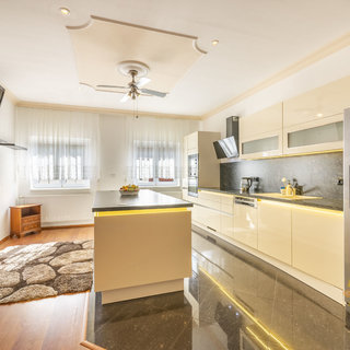 Prodej rodinného domu 320 m² Praha, Gallašova