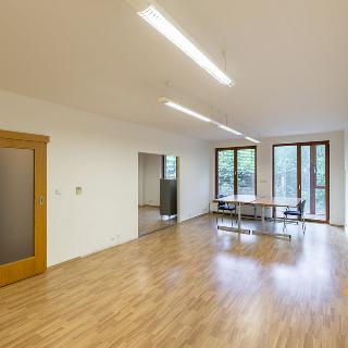 Pronájem kanceláře 117 m² Praha, Na Zatlance