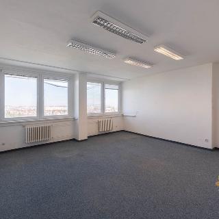 Pronájem kanceláře 70 m² Praha, Roztylská