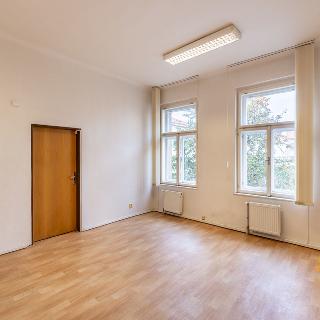 Pronájem kanceláře 45 m² Praha, Jaromírova