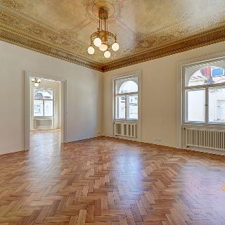 Pronájem bytu 4+1 165 m² Praha, Pařížská