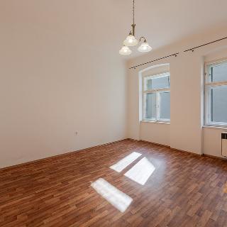 Pronájem bytu 2+1 55 m² Praha, Soukenická