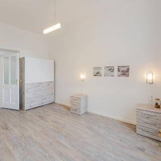 Pronájem bytu 3+kk 72 m² Praha, Nádražní