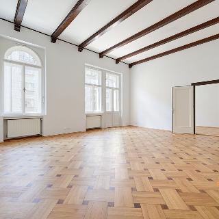 Pronájem bytu 3+1 125 m² Praha, Revoluční