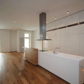 Pronájem bytu 3+kk 117 m² Praha, Laubova