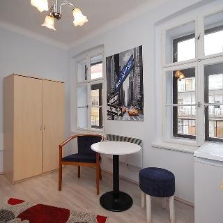 Pronájem bytu 1+kk a garsoniéry 18 m² Praha, Cimburkova