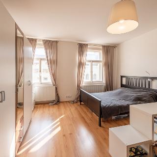 Pronájem bytu 1+1 60 m² Praha, Italská