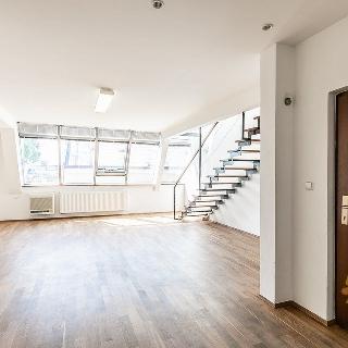 Pronájem bytu 3+1 128 m² Praha, Belgická