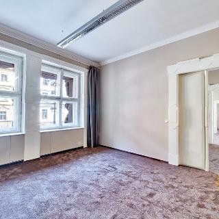 Pronájem kanceláře 376 m² Praha, Na Poříčí