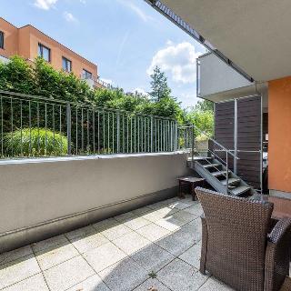 Pronájem bytu 2+kk 74 m² Praha, Jeřabinová