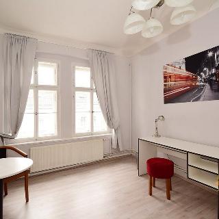 Pronájem bytu 1+1 35 m² Praha, Cimburkova