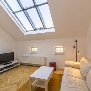 Prodej bytu 2+kk 85 m² Praha, Záhřebská