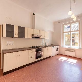 Pronájem bytu 2+1 75 m² Praha, Soukenická