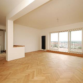 Pronájem bytu 3+1 121 m² Praha, Hradešínská