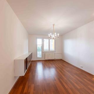 Pronájem bytu 2+1 53 m² Praha, Káranská