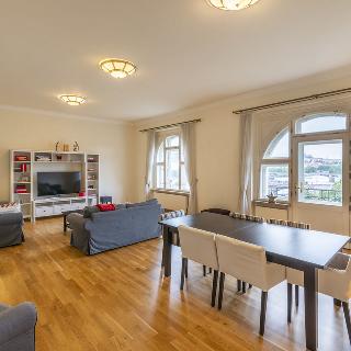 Pronájem bytu 4+1 150 m² Praha, Dřevná