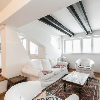 Pronájem bytu 3+1 130 m² Praha, Odborů