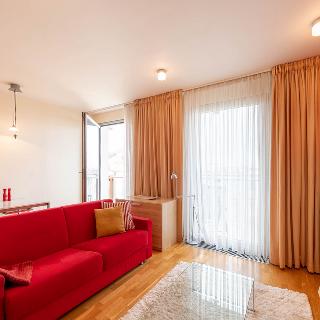 Pronájem bytu 1+kk a garsoniéry 32 m² Praha, Korunní