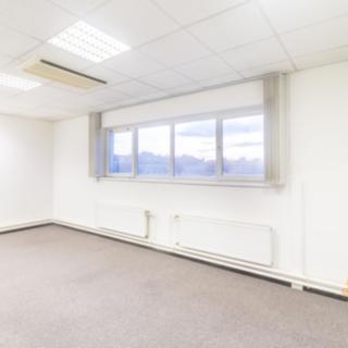 Pronájem kanceláře 400 m² Praha Libeň, U libeňského pivovaru