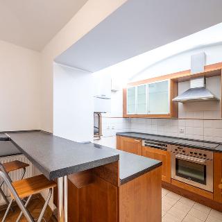 Pronájem bytu 3+kk 86 m² Praha, Bílkova