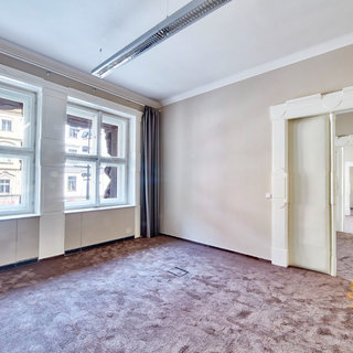 Pronájem kanceláře 376 m² Praha, Na Poříčí