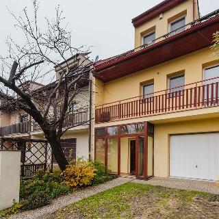 Pronájem rodinného domu 210 m² Praha, Hrušovská