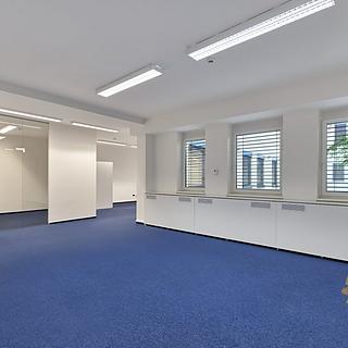 Pronájem kanceláře 132 m&sup2; Praha