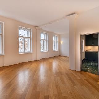 Pronájem bytu 3+1 95 m² Praha, Hořejší nábřeží