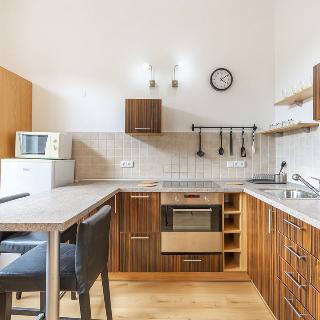 Pronájem bytu 1+kk a garsoniéry 44 m² Praha, Kolínská