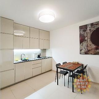 Pronájem bytu 2+kk 52 m² Praha, Krakovská