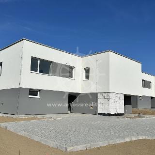 Pronájem bytu 4+kk 119 m² Ráječko