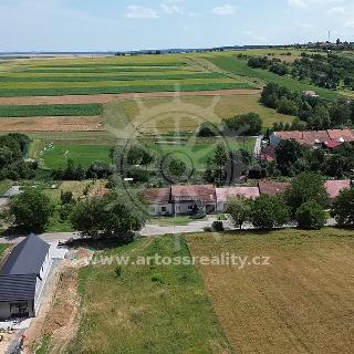 Prodej stavební parcely 2 946 m² Heršpice, 