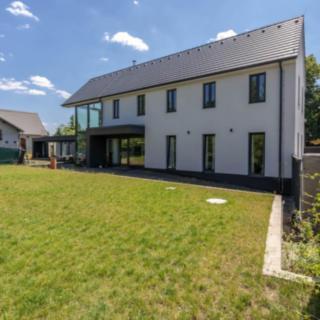 Prodej rodinného domu 237 m² Černěves, 