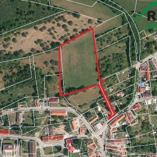 Prodej stavební parcely 9 827 m² Miloňovice