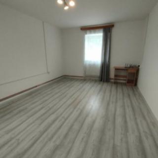 Pronájem bytu 1+1 36 m² Povrly
