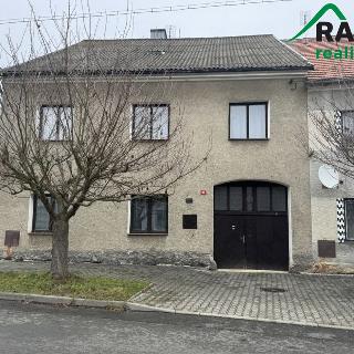 Prodej rodinného domu 338 m² Stráž, Stráž