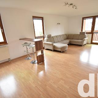 Pronájem bytu 5+1 a více 131 m² Karlovy Vary, Boční