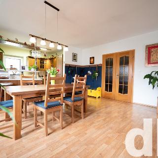 Prodej rodinného domu 260 m² Karlovy Vary, Vančurova