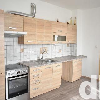 Pronájem bytu 2+1 65 m² Dalovice, Borská