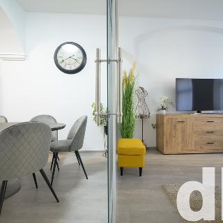 Prodej bytu 3+1 71 m² Karlovy Vary, Tržiště