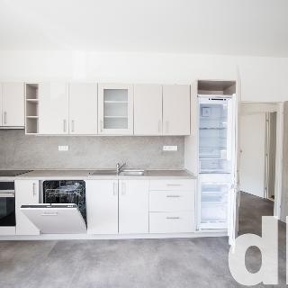 Pronájem bytu 2+kk 64 m² Dalovice, Hlavní