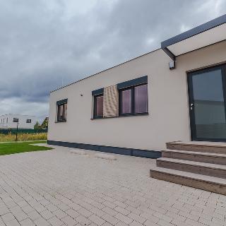 Pronájem rodinného domu 107 m² Šestajovice, Blatouchová