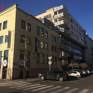 Pronájem obchodu 487 m² Praha, Hradecká