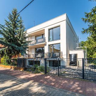 Prodej bytu 4+kk 95 m² Praha, Pod lesíkem