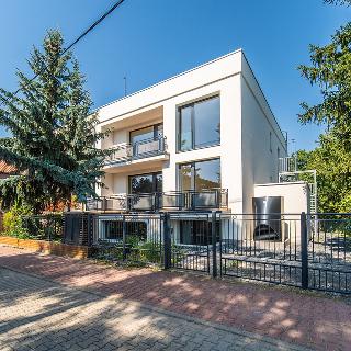 Prodej bytu 3+kk 112 m² Praha, Pod lesíkem