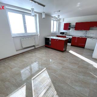 Pronájem bytu 4+kk 90 m² Mochov