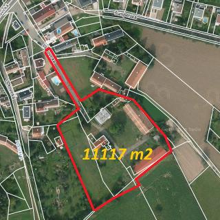 Prodej komerčního pozemku 11117 m² Hradec Králové